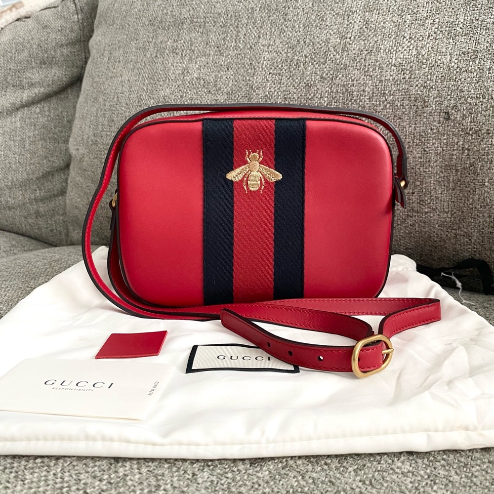 ✨✨Gucci Bee Web Camera Bag✨✨